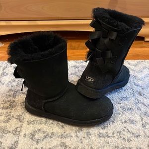 Black Ugg boots